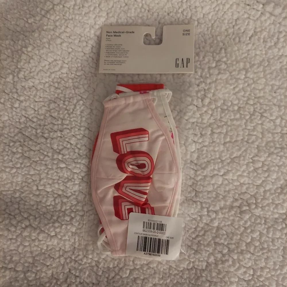 GAP Adult Contour Mask with Filter Pocket (3-Pack)